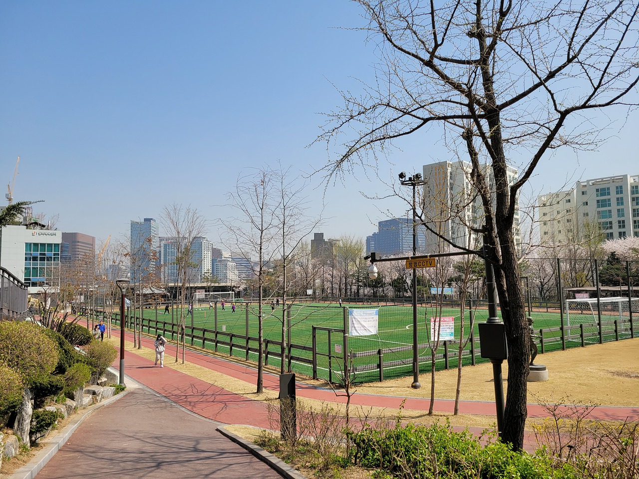 重新回到尤